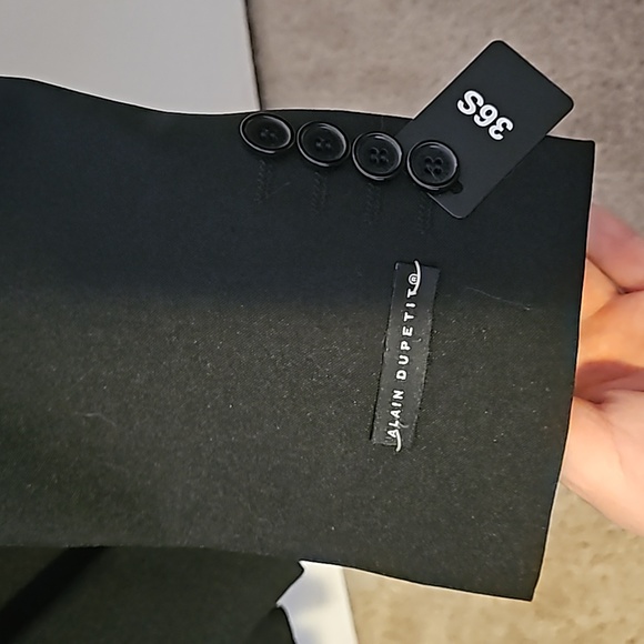 Suit - Picture 4 of 5